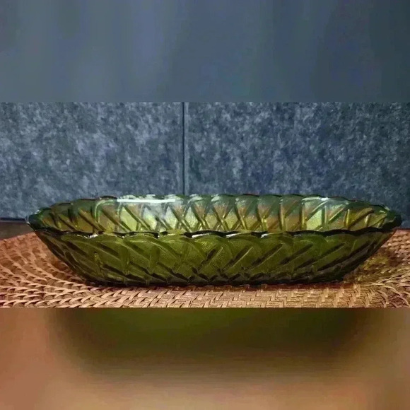 Indiana Glass Other - Vintage INDIANA GLASS Pretzel Avocado Celery Dish